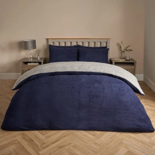 OHS OHS Reversible Teddy Duvet Cover with Pillowcase in Dark Navy Size: Single Dark Navy Single Unisex 5027434188840