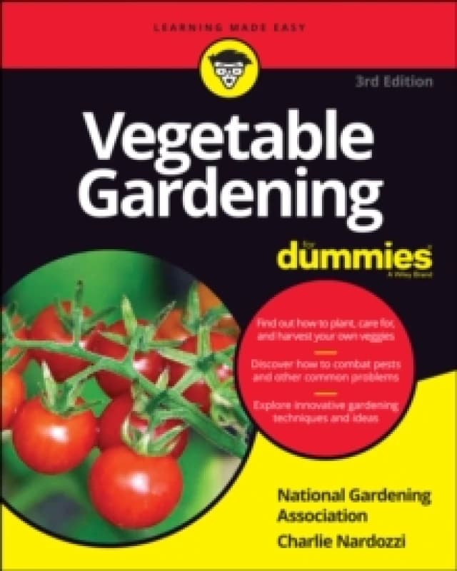 Vegetable Gardening for Dummies. Paperback. By Charlie Nardozzi Books