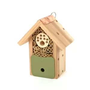 Wild Life World Bee Barn