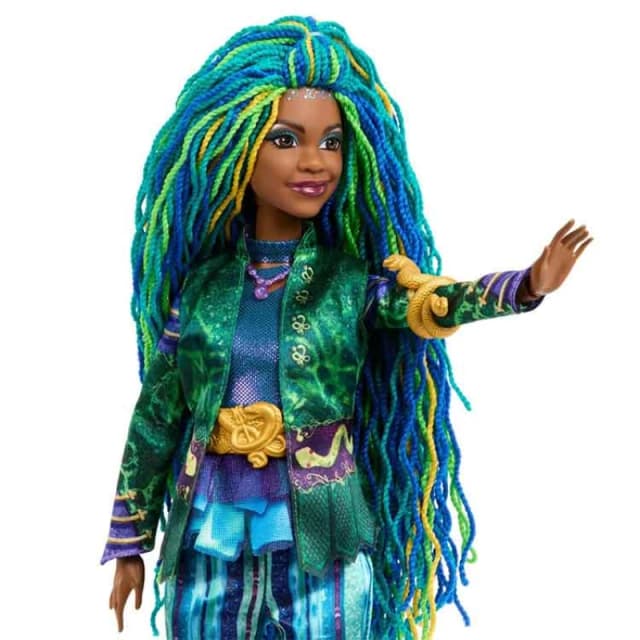 Disney Descendants: The Rise of Red, Uliana Fashion Doll