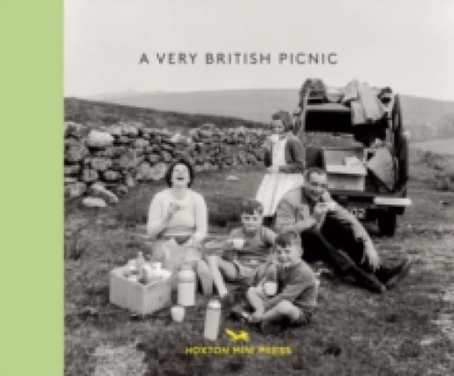 A Very British Picnic Hardback