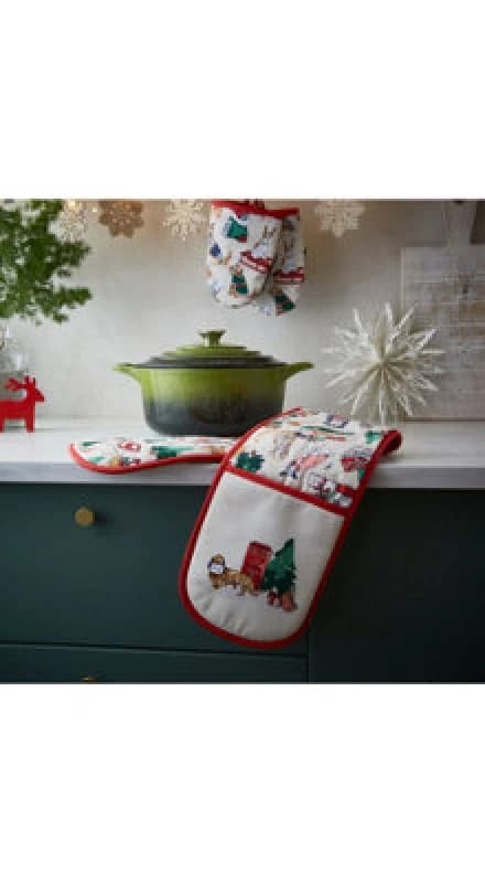 Ulster Weavers 'Merry Mutts' Christmas Animals Double Oven Glove Red