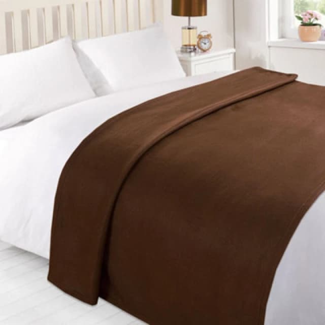 OHS OHS Warm Plain Fleece Throw Over Bed Blanket in Chocolate Size: 120cm x 150cm Chocolate 120cm x 150cm Unisex 5027434088904