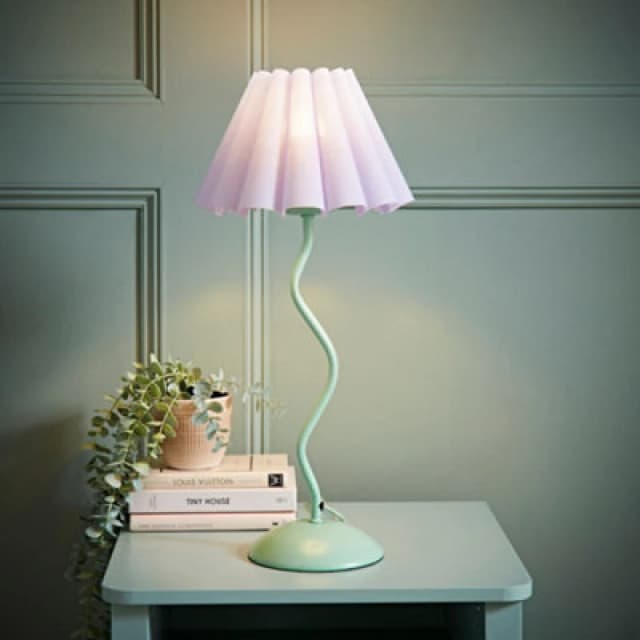 ValueLights ValueLights Wiggle Lilac Pleated Scallop Lamp Shade Moss Green Metal Table Lamp Green One Size Unisex 5059406065309