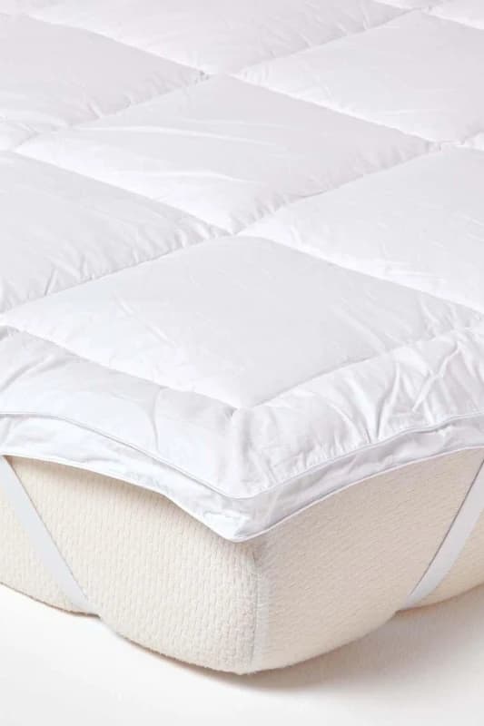 Homescapes Pure Mulberry Silk Blend Mattress Topper 700Gsm, King