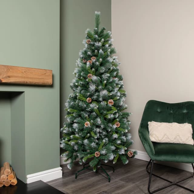 Samuel Alexander 6ft (1.8m) Frosted Glacier Pine Snow Tipped Christmas Tree with Pinecones with 710 Tips in Green Green Unisex