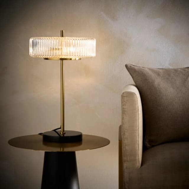 K LIVING 2 Light Clear Ribbed Glass Collection including Table lamp in a Brass finish Gold