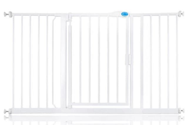 Bettacare Auto Close Pet Gate, 139.8Cm - 146.8Cm, White, Pressure Fit Stair Gate For Dog & Puppy