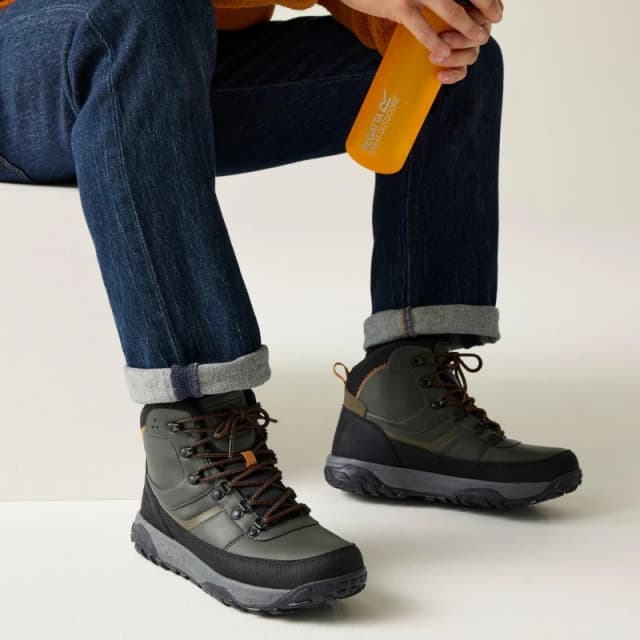 Regatta Regatta Men Renford Breathable Waterproof Walking Boots in Green Size: 7 Green 7 Male 5063516181217