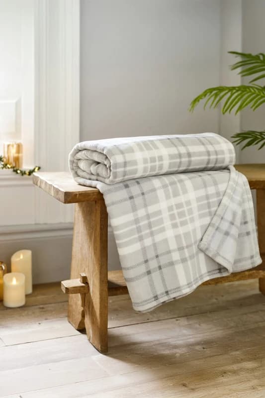 Deyongs Deyongs Snuggle Check Throw Blanket 140x180cm - Super Soft Coral Fleece - Printed Plaid Design in Grey Size: 140cm x 180cm Grey 140cm x 180c
