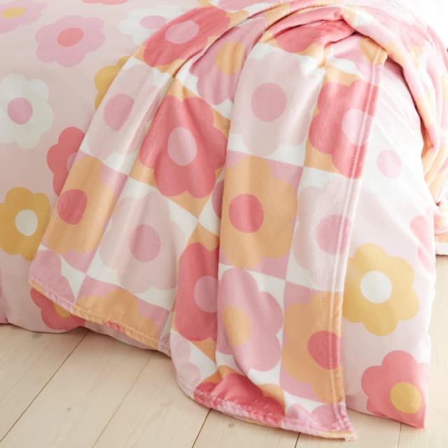Catherine Lansfield Retro Daisy Throw 130cm x 170cm Pink