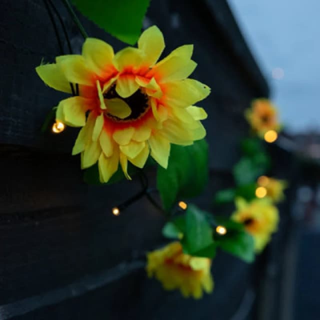 Streetwize 2m Solar Sunflower Outdoor Garland String Lights Solar Lights 2m Yellow 38149813000