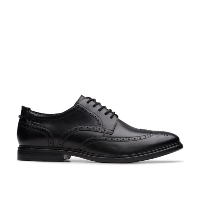 Clarks Clarks Men Banbury Tip Black Leather Lace Up,Brogues Size: 6-Standard Fit Black 6-Standard Fit Male 5063421624403