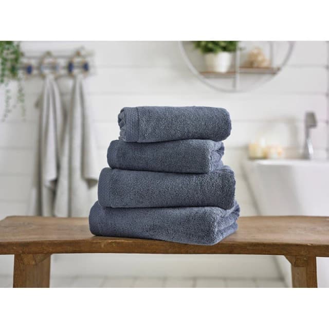 The Lyndon Company The Lyndon Company Egyptian Spa 700gsm Cotton Towels in Mid Blue Size: Face Towel Pair Mid Blue Face Towel Pair Unisex 5054990091