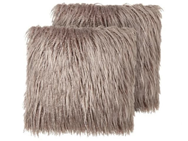 Beliani Set Of 2 Decorative Cushions Corokia Faux Fur 45 X 45cm Beige Solid