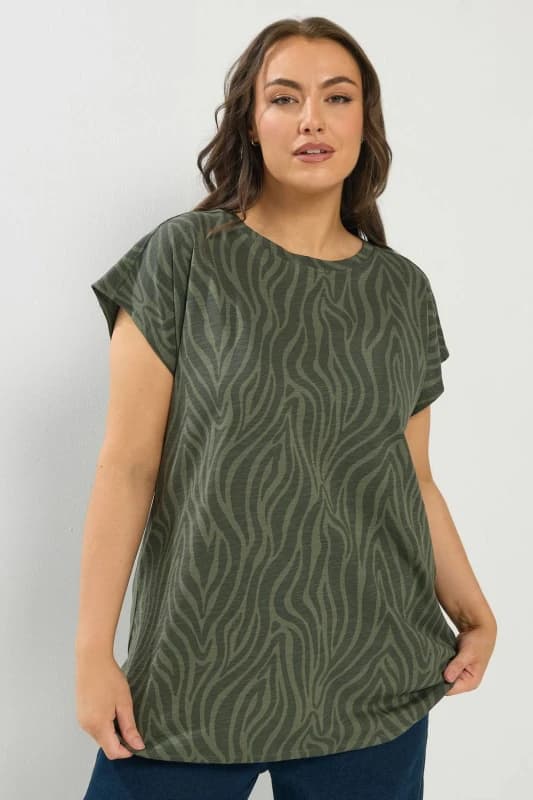 Yours Womens Zebra Grown On Sleeve T-Shirt in Dark Green Size: 20 Dark Green Female 20