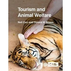 Tourism and Animal Welfare Paperback / softback 2018