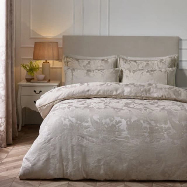 Catherine Lansfield Catherine Lansfield 'Opulent Jacquard' Duvet Cover Set in Gold Size: Double Gold Double Unisex 5057681188027