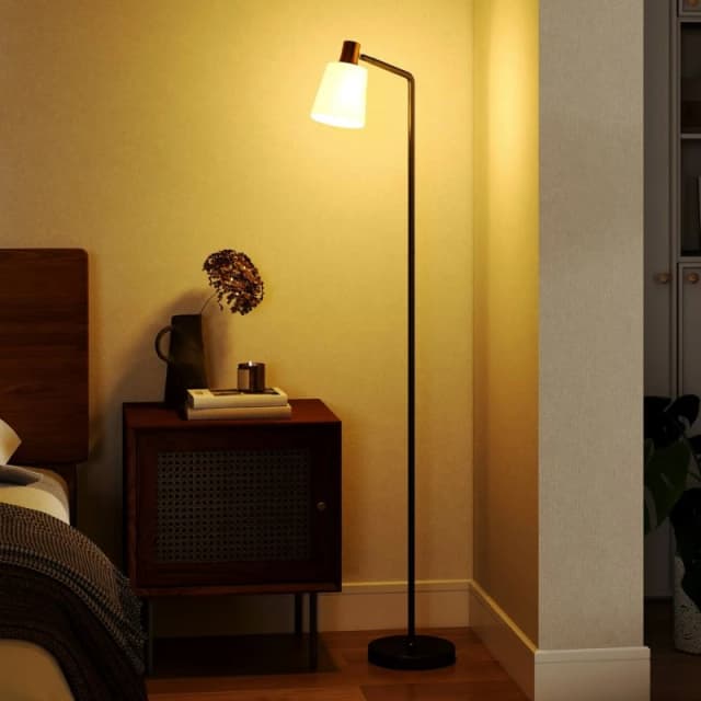 HOMCOM Standing Lamp with Rotatable Head, Modern Floor Lamp, Black Size: 140cm Black Unisex 140 cm