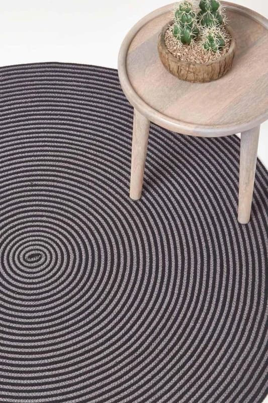 Homescapes Handmade Woven Spiral Braided Rug in Grey Size: 200cm diameter Grey Unisex 200cm diameter