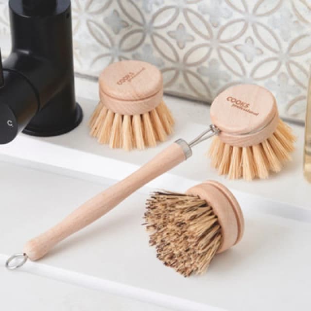 Cooks Professional Eco-Friendly Bamboo Dish Brush - Long Handle Kitchen Cleaning Tool With 3 Heads & Natural Fibre Bristles