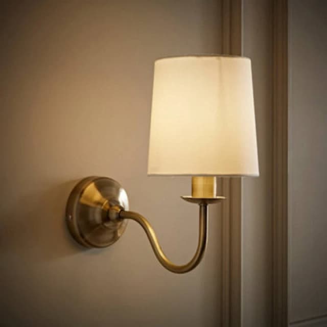 ValueLights Memphis Antique Brass Traditional Wall Light Brown