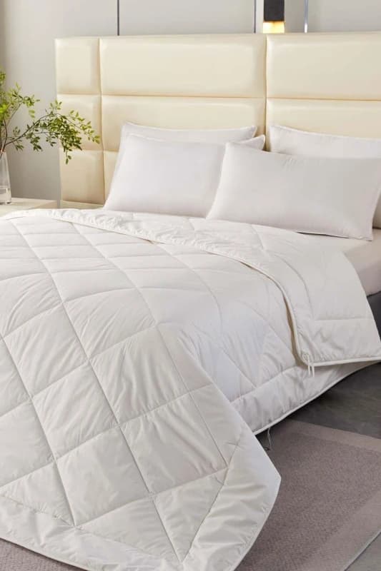 Homescapes Premium Heavy Wool Duvet Warm & Washable White