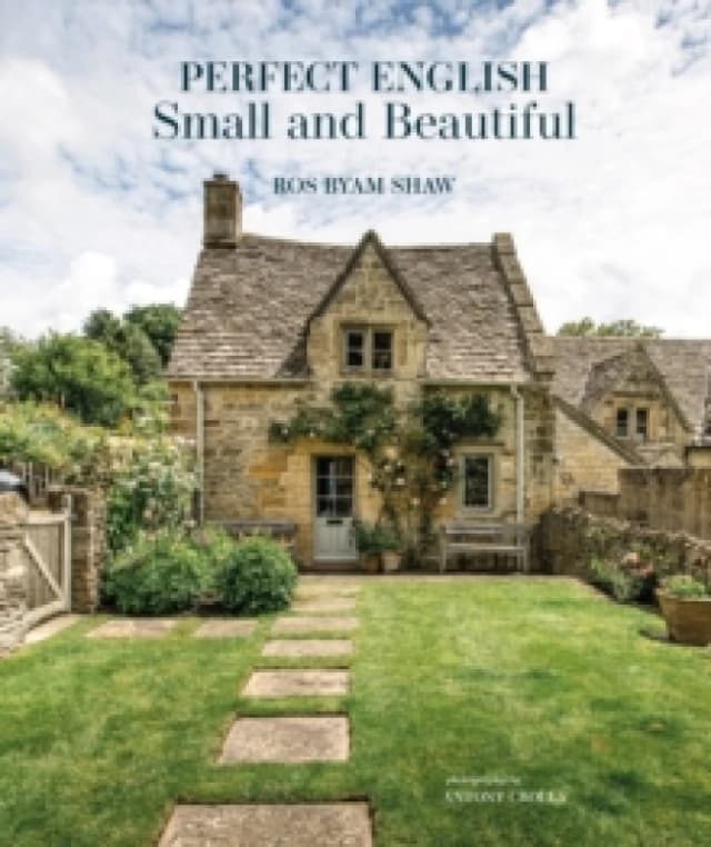 Perfect English Small and Beautiful Hardback