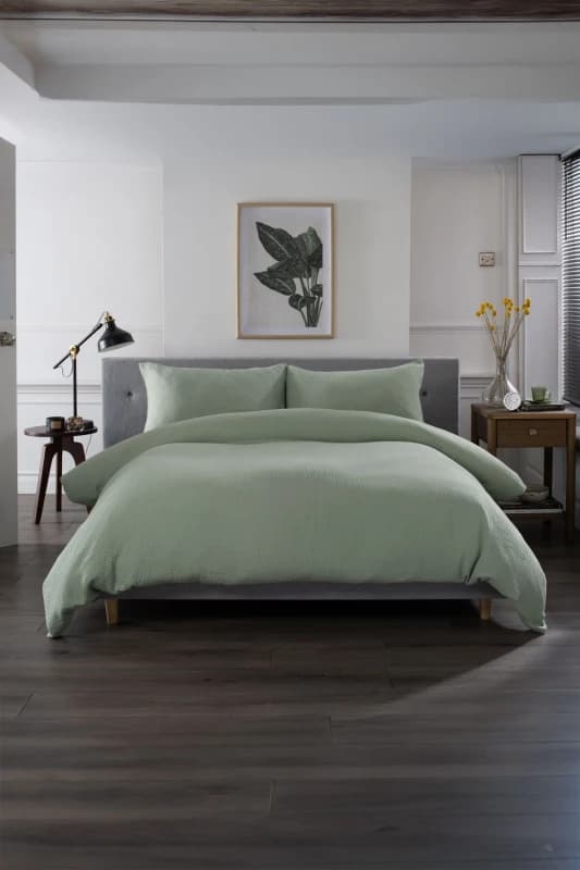 The Lyndon Company The Lyndon Company St Quentin 100% Cotton Reversible Duvet Bedlinen in Green Size: Double Green Double Unisex 5054990125293