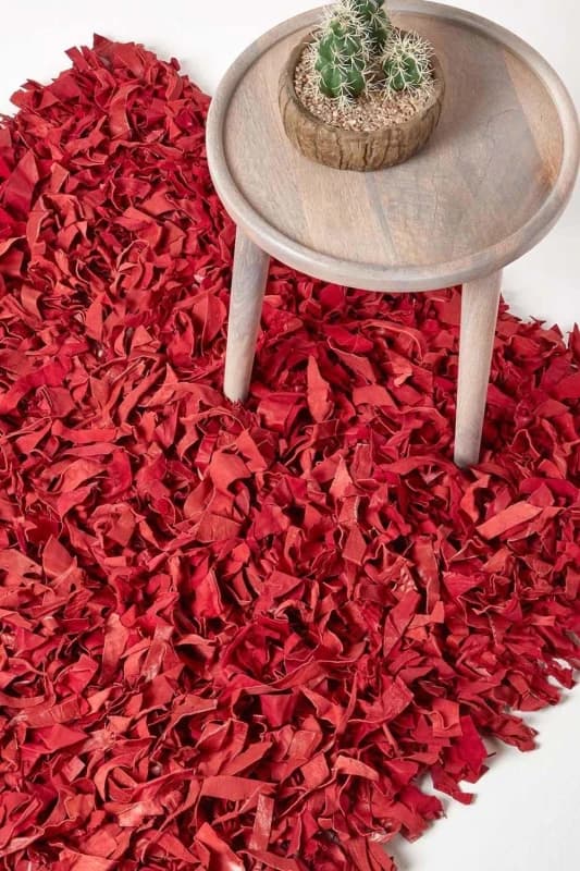 Homescapes Dallas Leather Shaggy Rug Red, 150 X 240 Cm