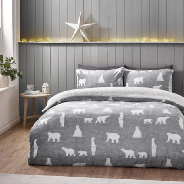 Catherine Lansfield Catherine Lansfield 'Cosy Polar Bear' Soft Sherpa Duvet Cover Set in Grey Size: King Grey King Unisex 5057681156330