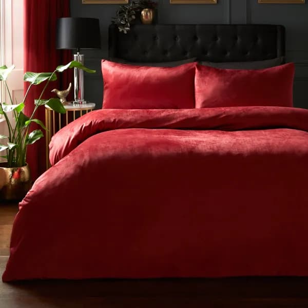 Laurence Llewelyn Bowen Montrose Claret Duvet Cover and Pillowcase Set Claret (Red)