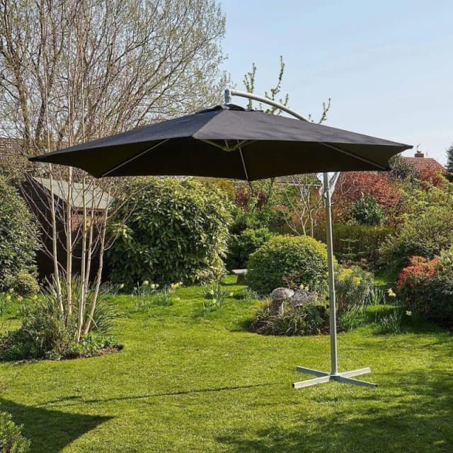 Home Source Gozo Aluminium Overhanging Cantilever Vented Parasol Black