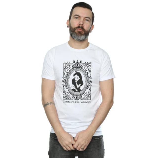 Disney Men Alice In Wonderland Frame T-Shirt in White Size: Small White S Male 5057736325926
