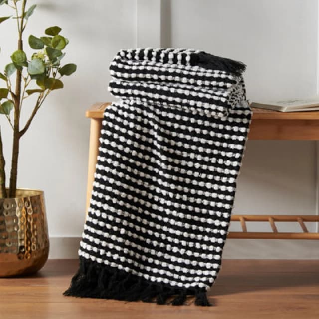 Catherine Lansfield Catherine Lansfield 'Stab Stitch' Blanket Throw in Black Size: 125cm x 150cm Black 125cm x 150cm Unisex 5057681178042