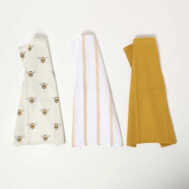 Homescapes Yellow Honey Bee 100% Cotton Tea Towels Set Of Three