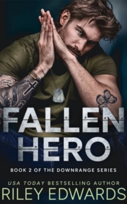 Fallen Hero Paperback / softback
