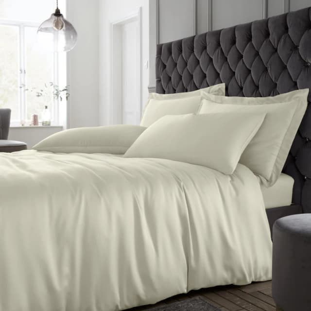 Catherine Lansfield Silky Soft Satin Duvet Cover Set Duvet Cover Sets Single Neutral 70617769010