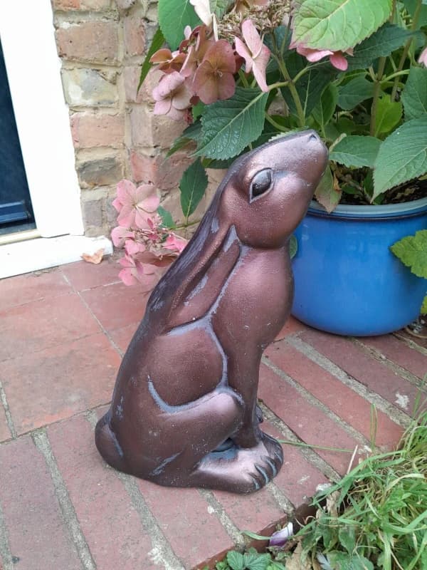 Inspirational Gifting Moongazing Hare Garden Sculpture Ornament in Bronze Bronze Unisex