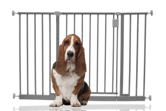 Bettacare Extra Wide Hallway Dog Gate, 109Cm - 115Cm, Grey, Pressure Fit Pet Gate, Puppy Safety Barrier
