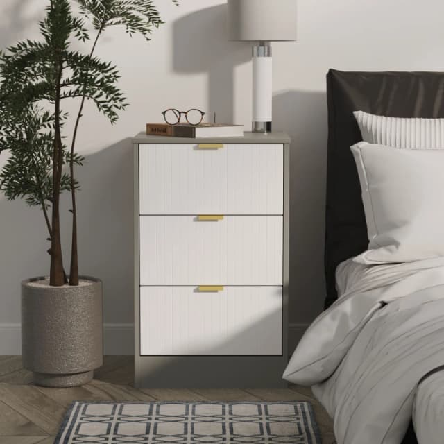 Ready Assembled 2 U Denver 3 Drawer Bedside (Ready Assembled) in Mid Grey Size: Small Mid Grey Unisex Small
