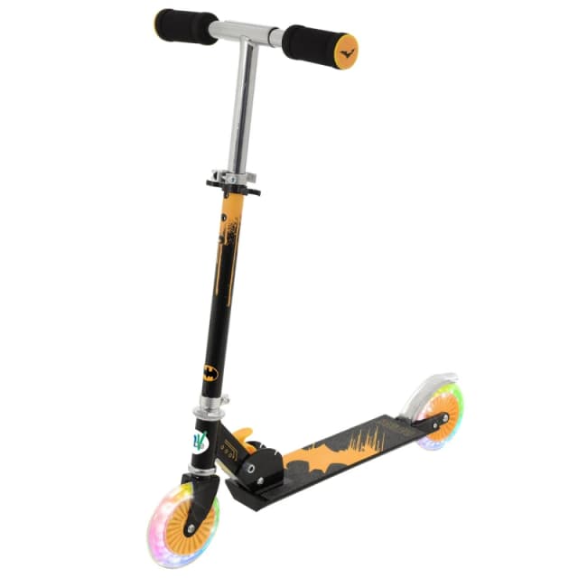 MoVe Batman Folding Inline Scooter with Light Up Wheels? M004971