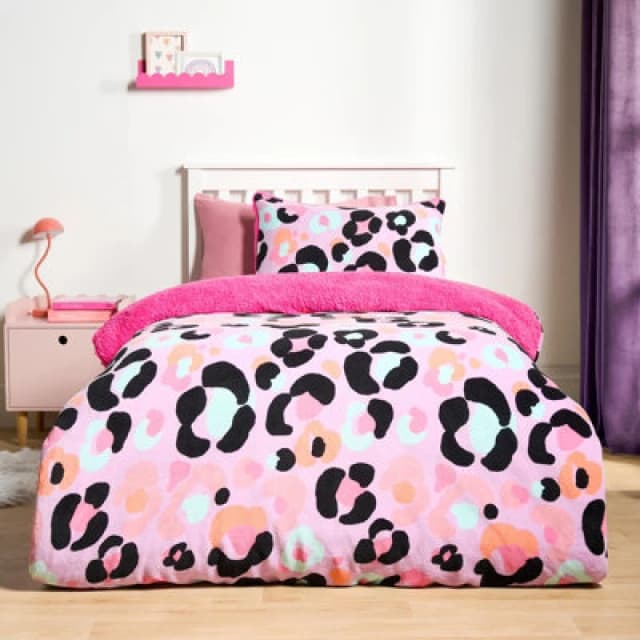 OHS OHS Leopard Sherpa Fleece Reversible Duvet Cover Set with Pillowcase in Lilac Size: Single Lilac Single Unisex 5027434223114