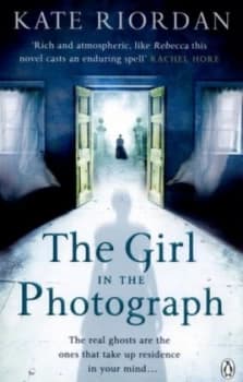 The Girl in the Photograph by Kate Riordan Paperback