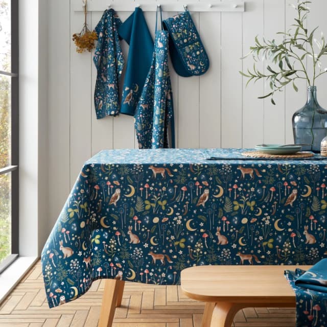 Catherine Lansfield Enchanted Twilight Cotton Table Cloth Navy Blue unisex 137x229cm