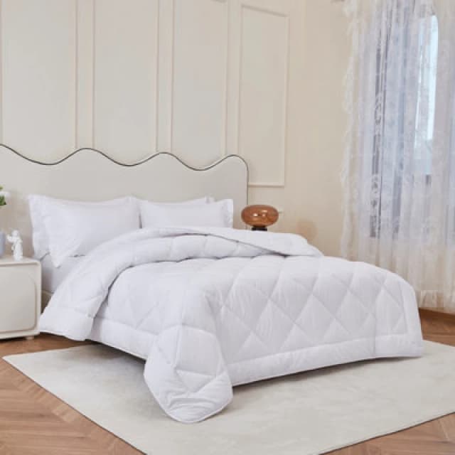 Ezysleep Ezysleep Hotel Quality Wool Blend Duvet in White Size: Double White Double Unisex 721545589033