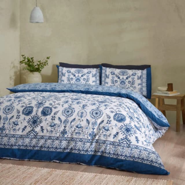 Catherine Lansfield Zoukara Floral Reversible Double Duvet Cover Set With Pillowcases Blue