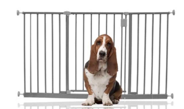 Bettacare Extra Wide Hallway Dog Gate, 128Cm - 134Cm, Grey, Pressure Fit Pet Gate, Puppy Safety Barrier