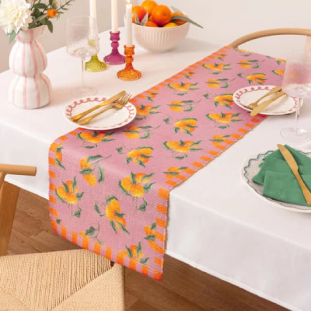 Oranges Indoor/Outdoor Table Runner Pink / 220 x 35cm