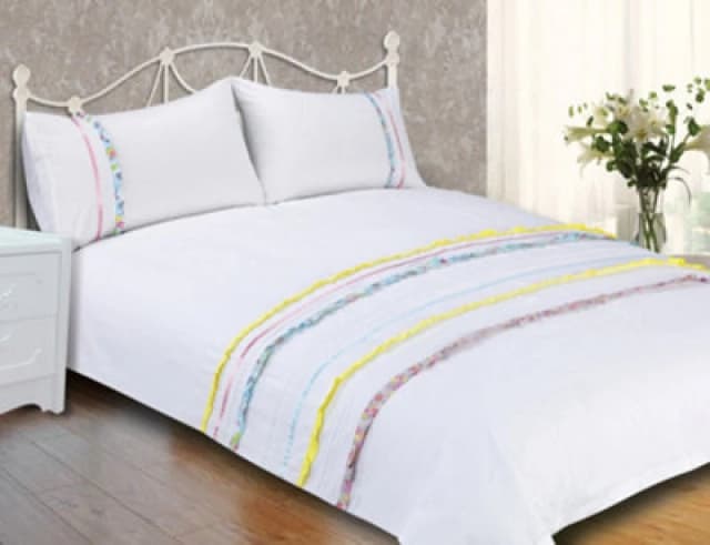 Intimates Modern Style Applique Design Bedroom Decor, Button Enclosure, Easy-Care, Wrinkle-Resistant, Machine Washable - Multicolour